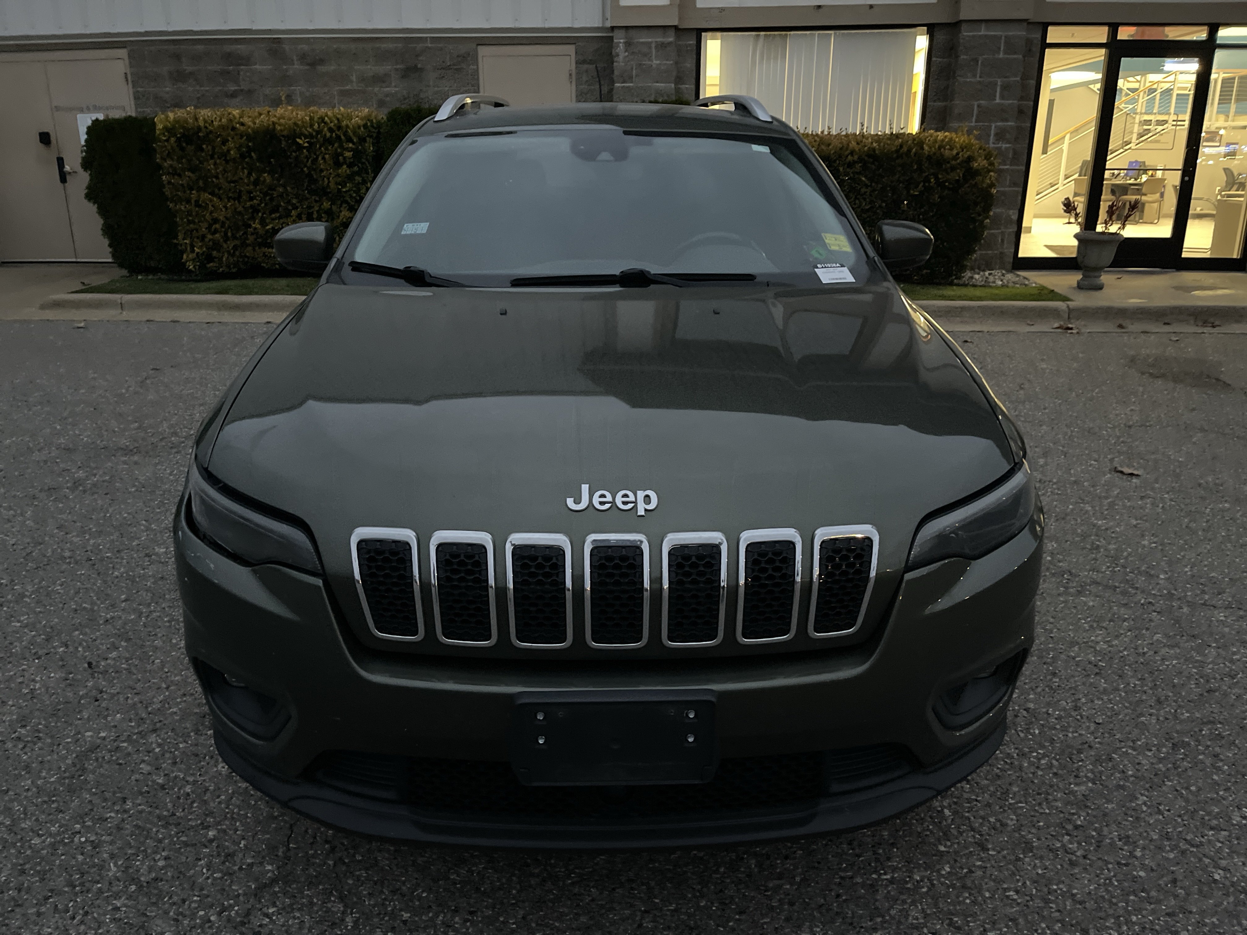 Used 2021 Jeep Cherokee Latitude Lux w/ Sun & Sound Group AWD/4WD image 9