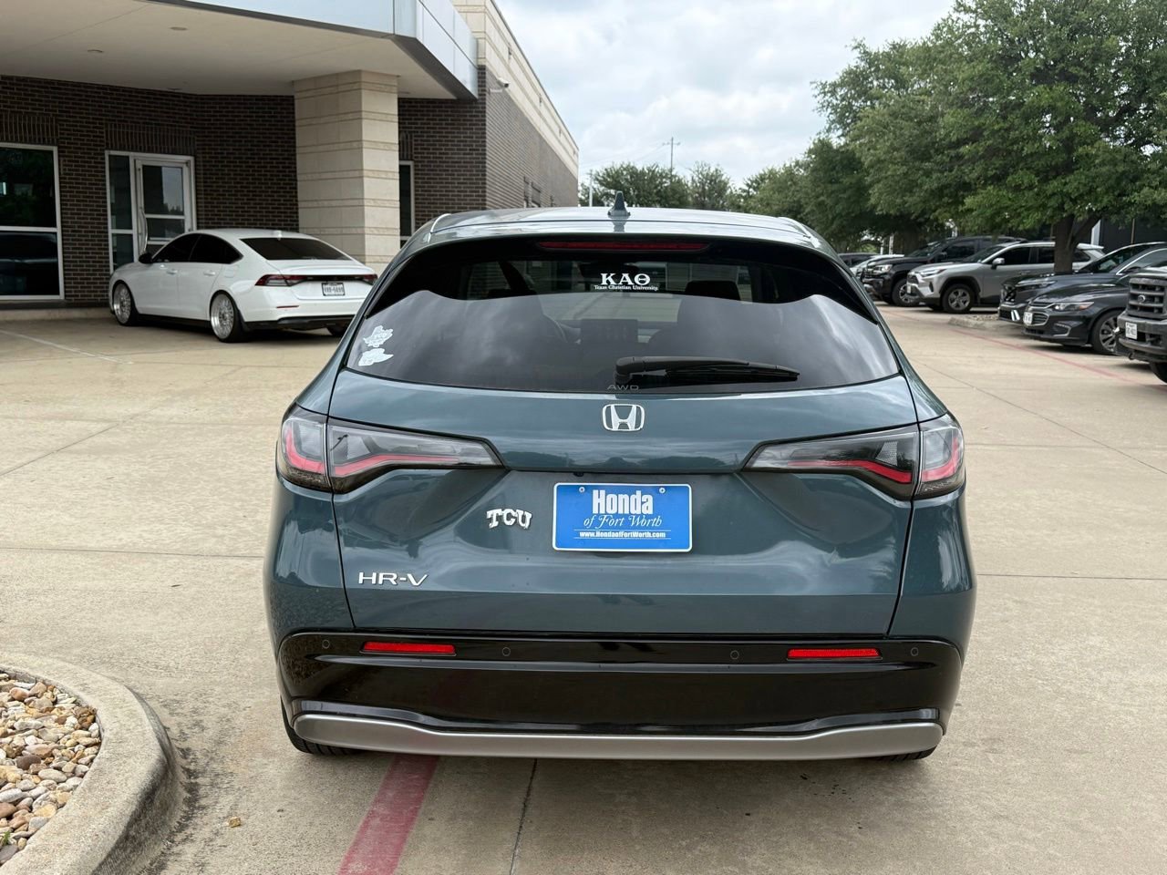 Used 2024 Honda HR-V EX-L image 3