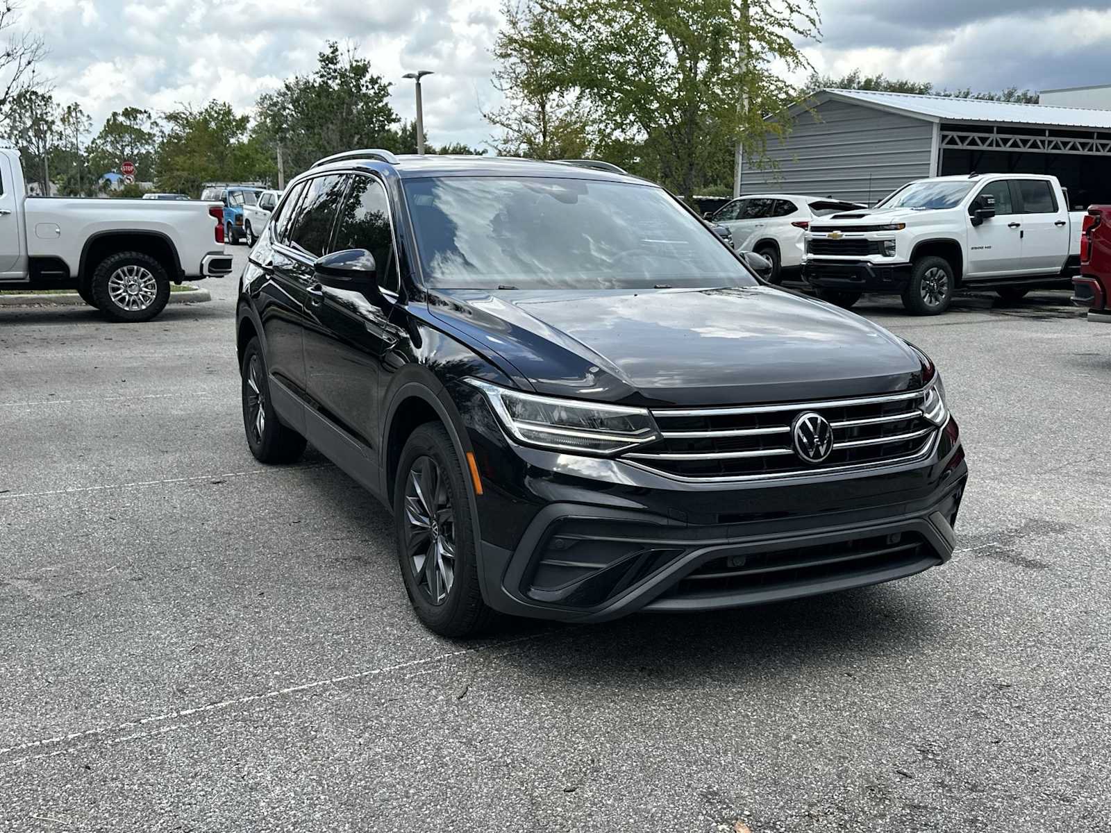 Used 2023 Volkswagen Tiguan SE FWD image 8