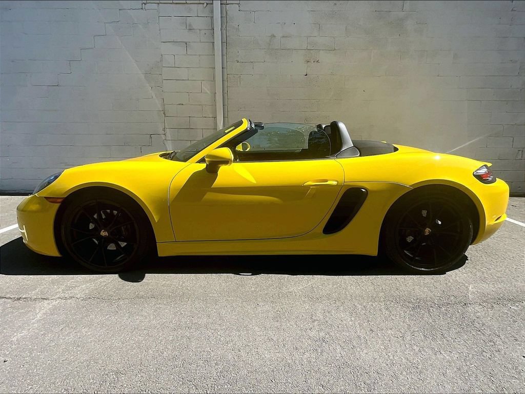 Certified 2024 Porsche 718 Boxster RWD image 2