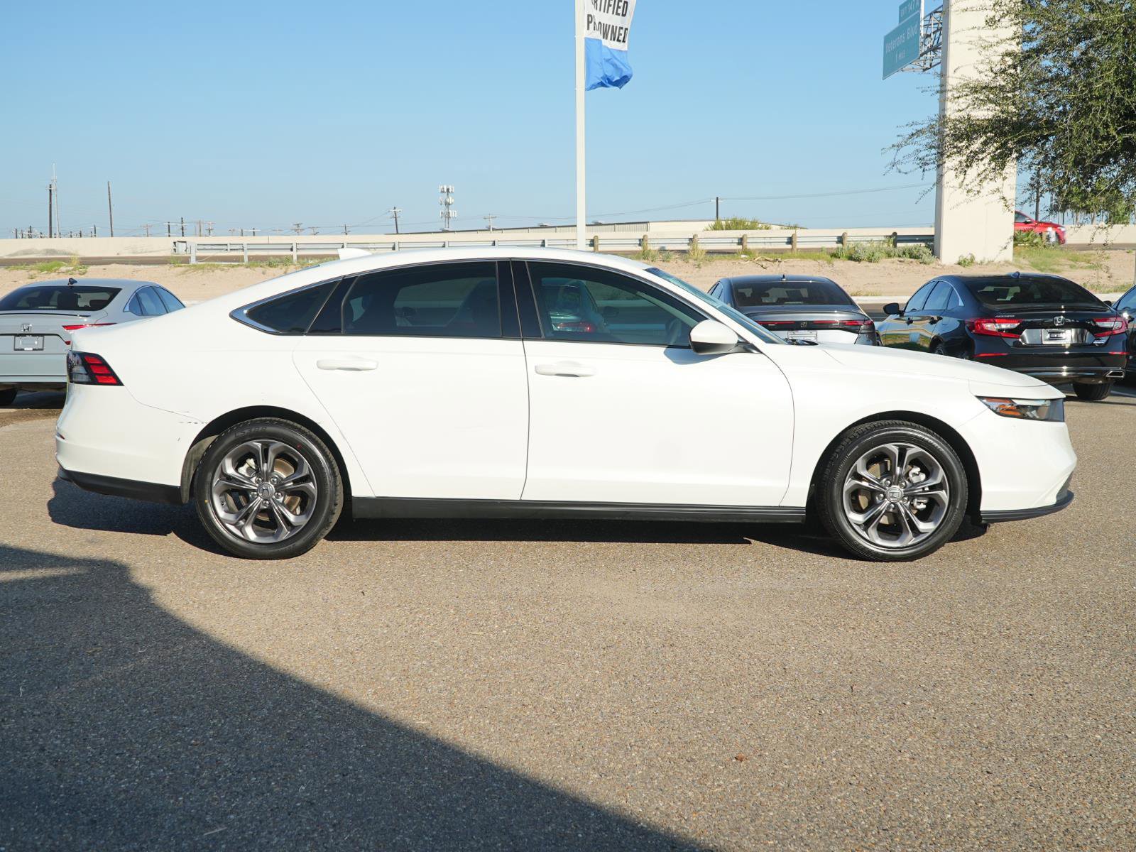 Used 2023 Honda Accord EX image 4