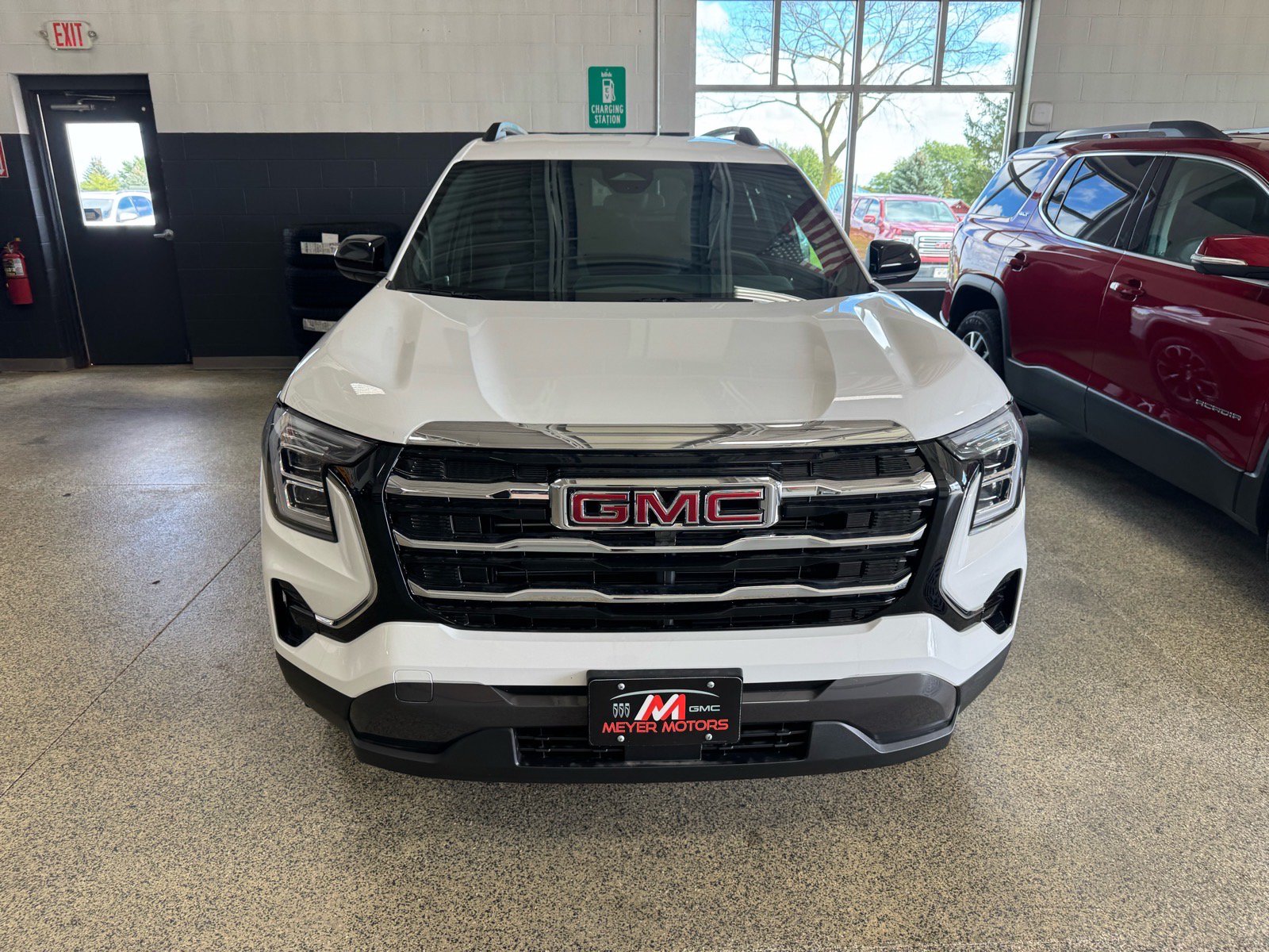 New 2027 GMC Terrain Elevation w/ Elevation Premium Package AWD/4WD image 2