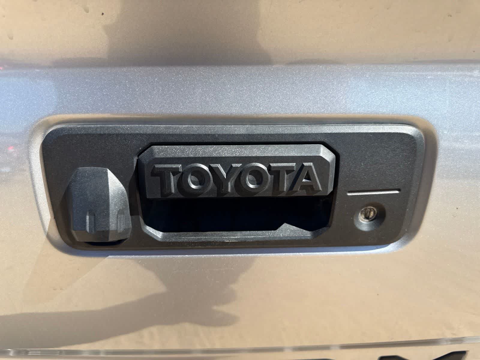 Used 2021 Toyota Tacoma SR w/ SR Convenience Package RWD image 11