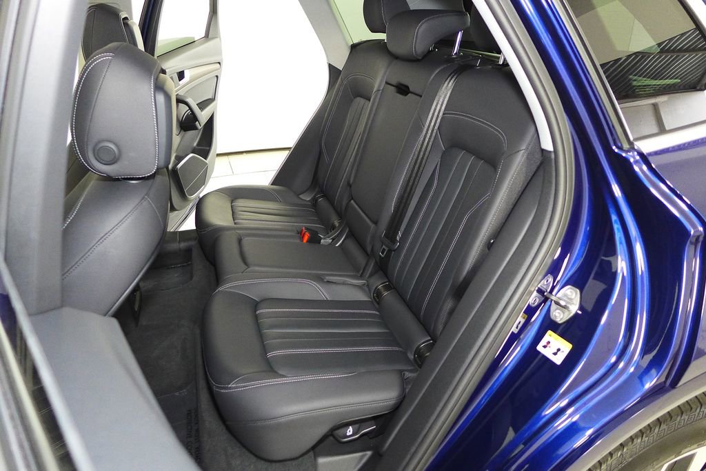 Used 2023 Audi Q5 2.0T Premium w/ Convenience Package image 21