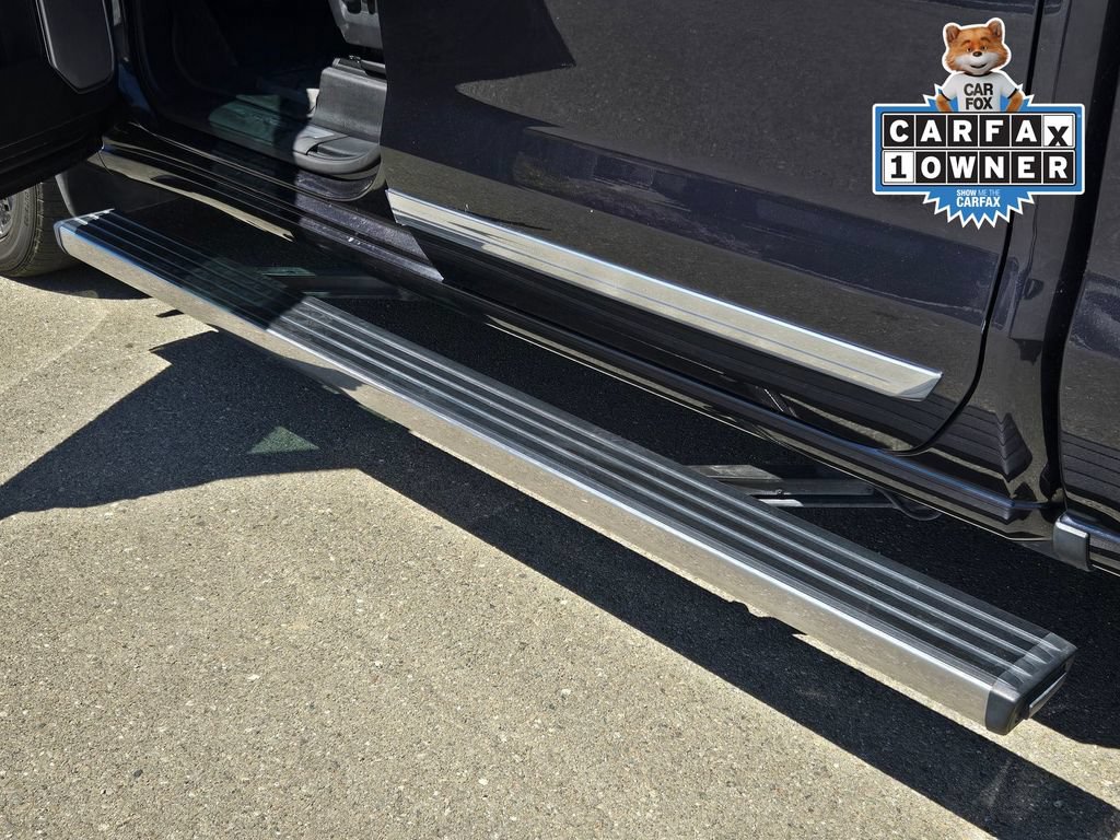 Used 2022 Chevrolet Silverado 1500 High Country w/ High Country Premium Package AWD/4WD image 9