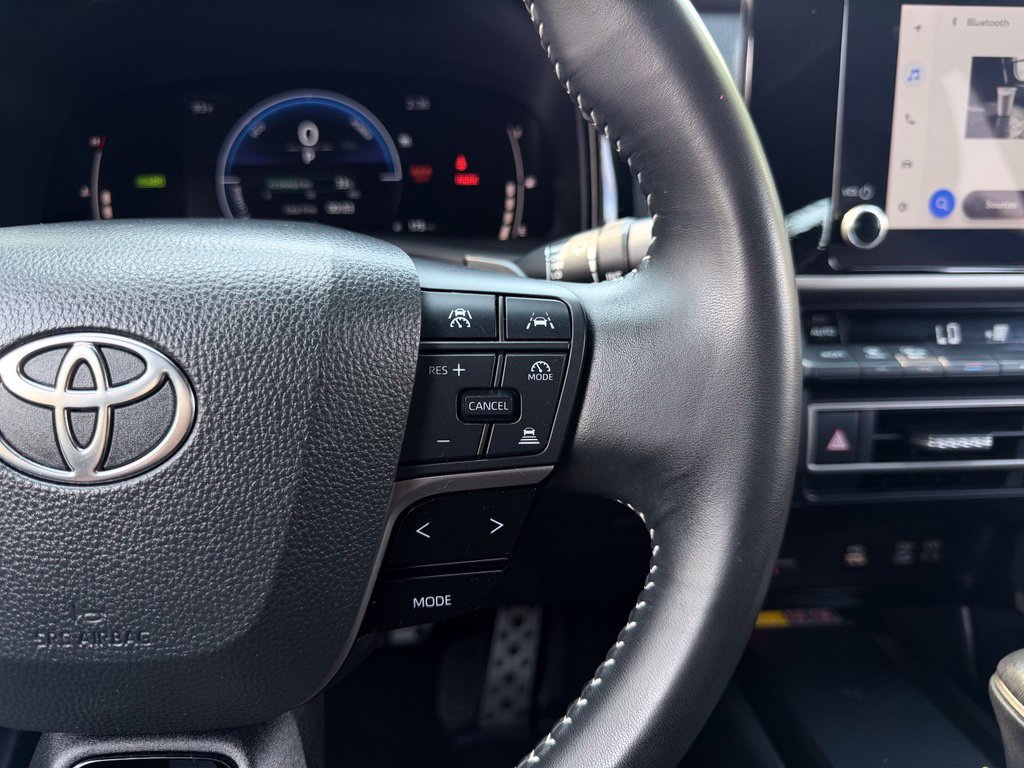 Used 2025 Toyota Camry SE FWD image 16