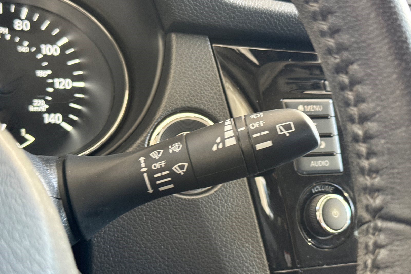 Used 2020 Nissan Rogue SV FWD image 33