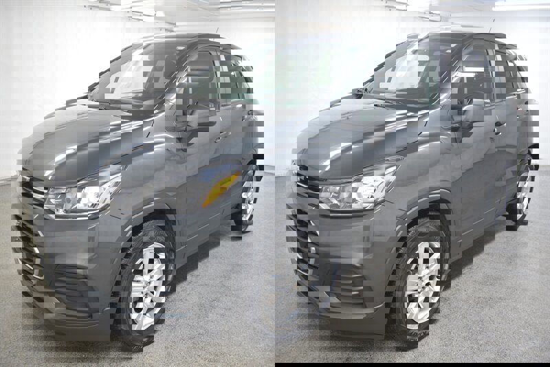 Used 2020 Chevrolet Trax LS w/ Tint and Cruise Package image 3