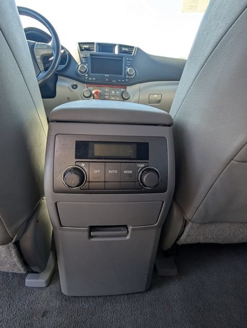 Used 2008 Toyota Highlander Limited w/ Tow Pkg FWD image 16