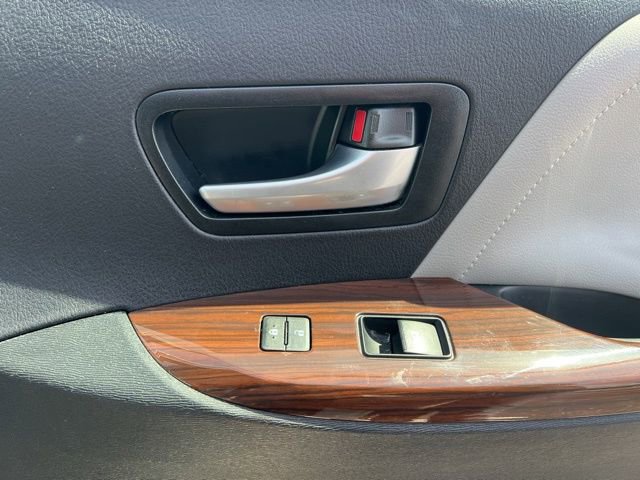 Used 2015 Toyota Sienna Limited Premium image 36