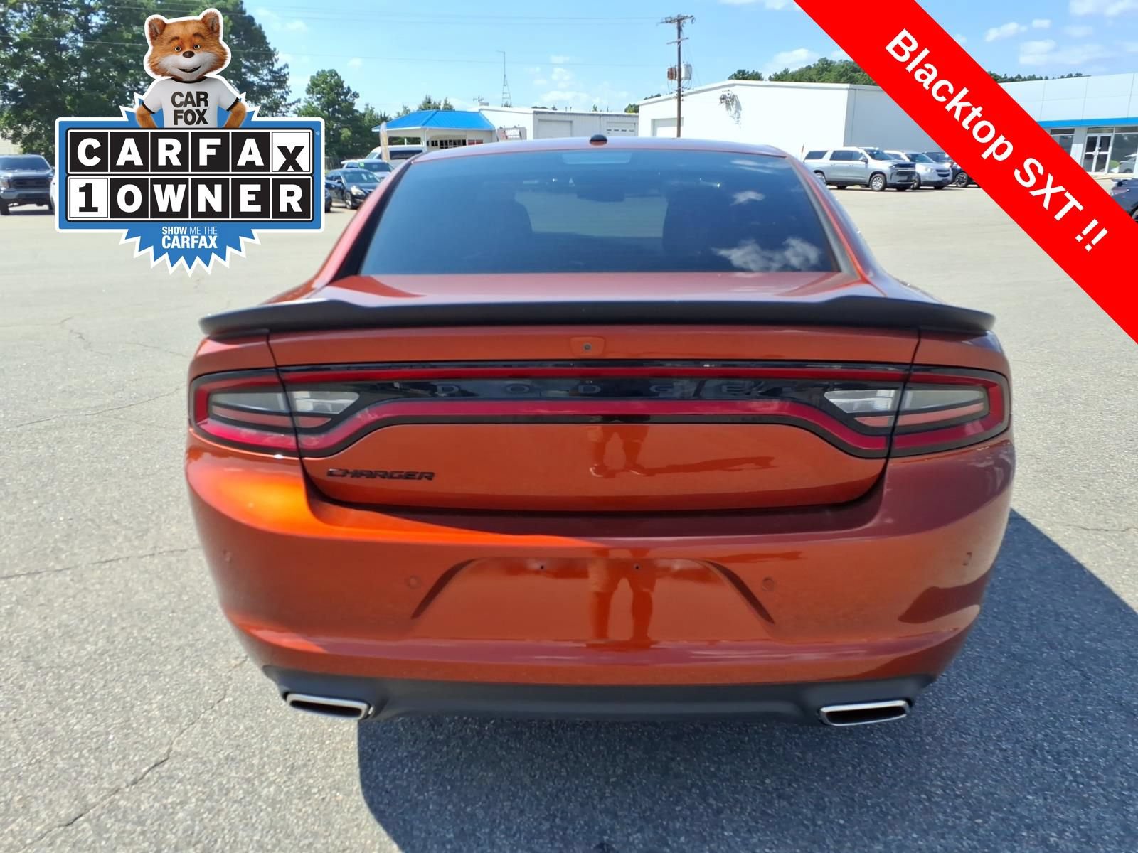 Used 2022 Dodge Charger SXT w/ Blacktop Package RWD image 4