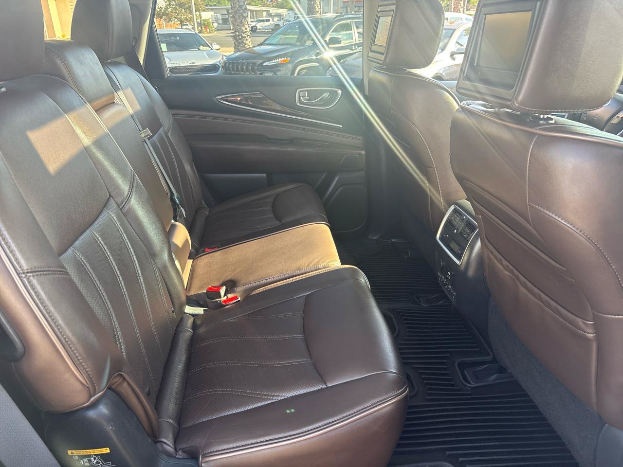 Used 2013 INFINITI JX35 AWD w/ Premium Pkg image 11