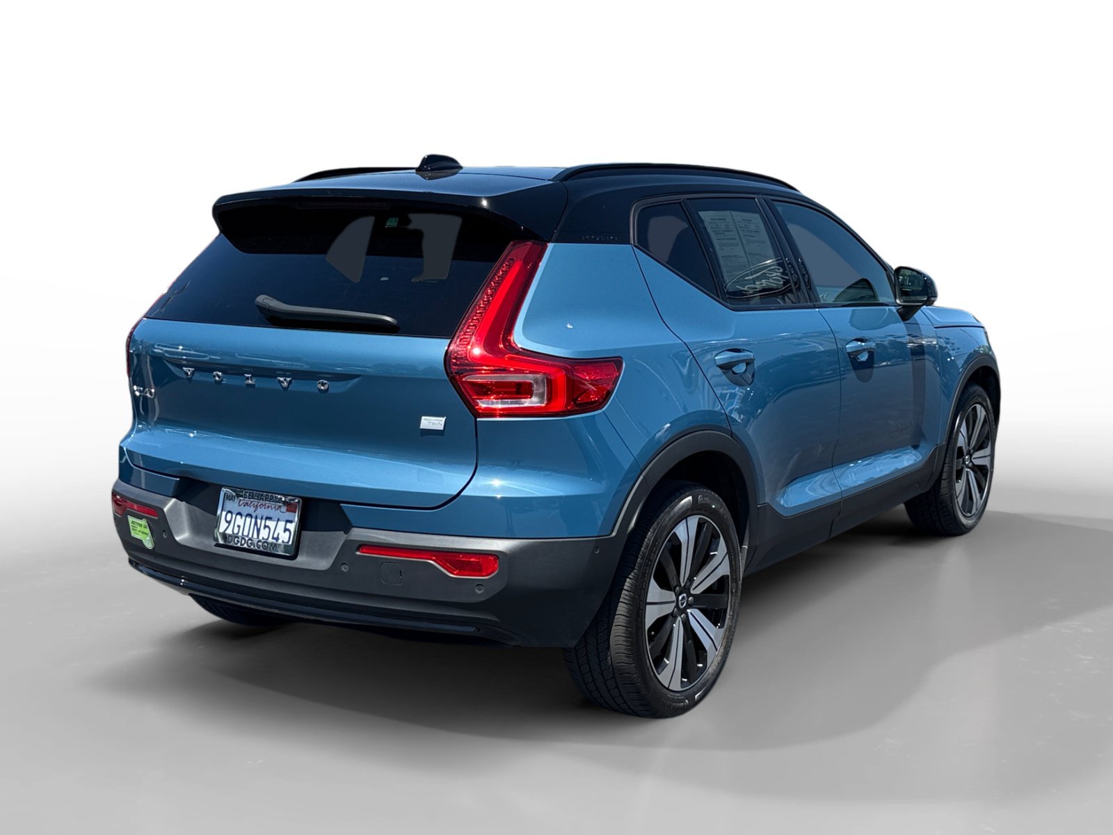 Used 2023 Volvo XC40 Recharge Plus AWD/4WD image 5