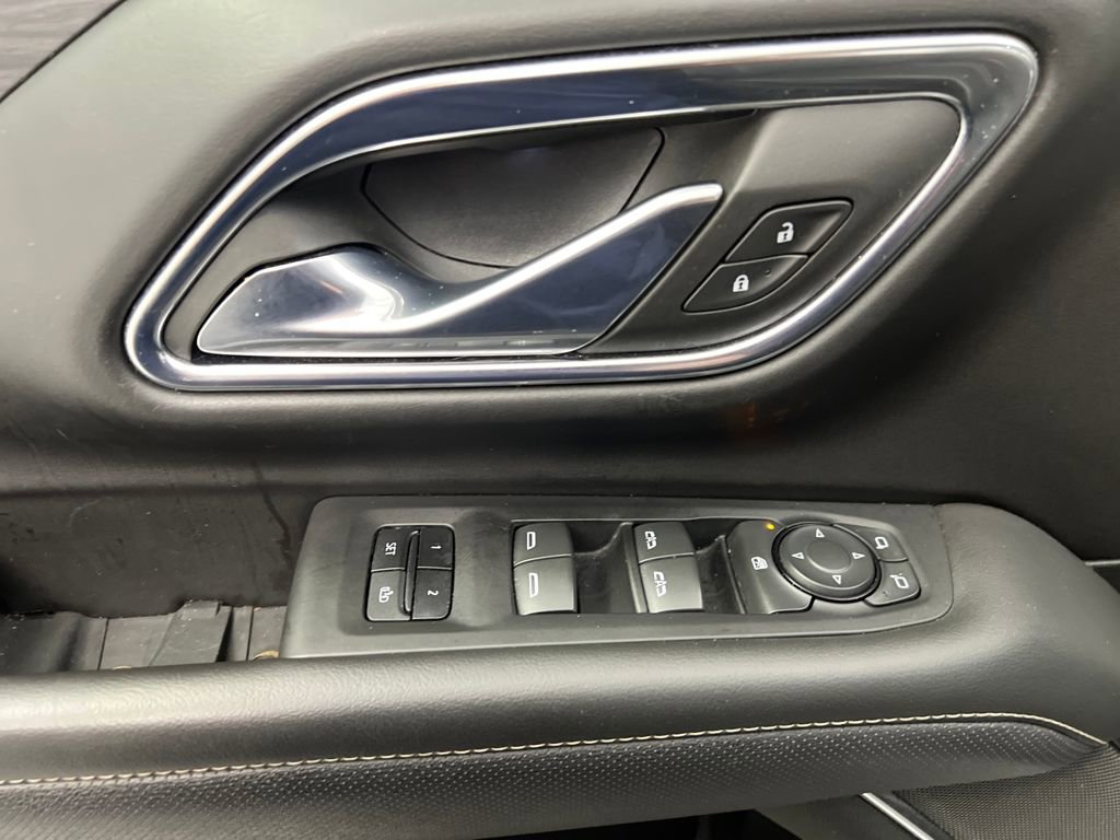 Used 2023 GMC Yukon SLT image 11