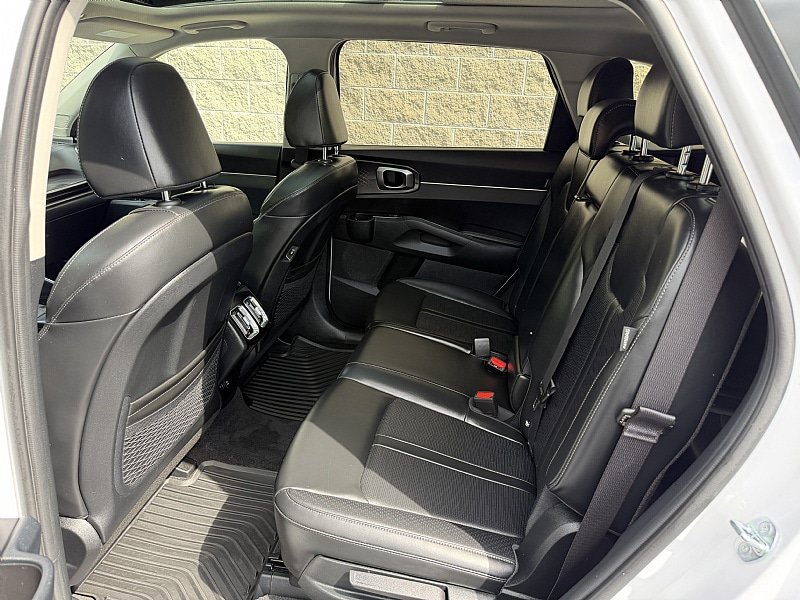 Used 2025 Kia Sorento S w/ Panoramic Sunroof Package FWD image 19