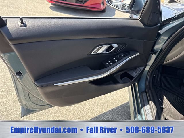 Used 2021 BMW 330i xDrive Sedan w/ Convenience Package AWD/4WD image 17