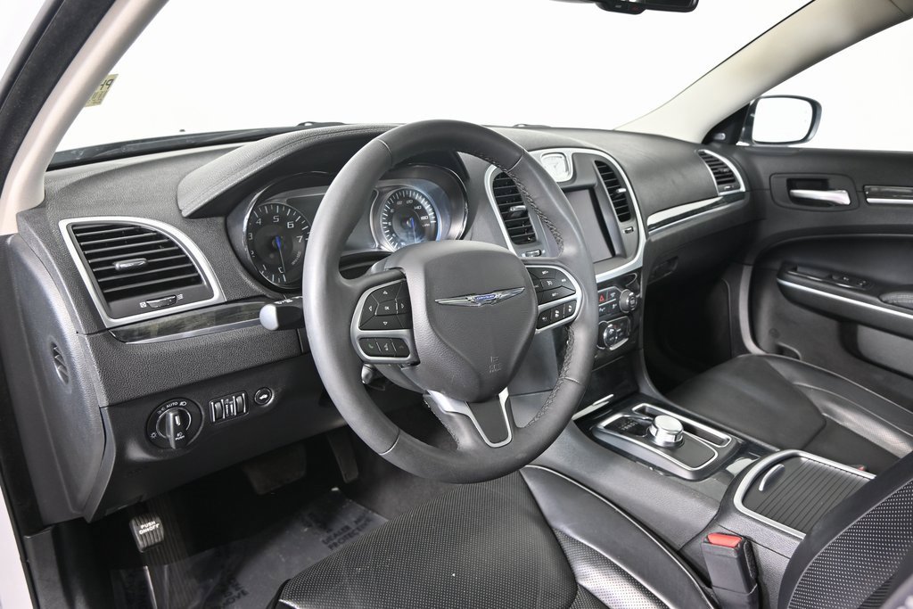 Used 2023 Chrysler 300 Touring L w/ Popular Equipment Group image 23