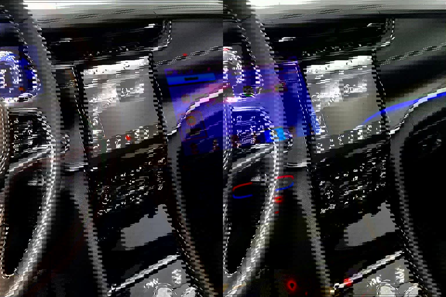 Used 2025 Jeep Grand Cherokee Overland w/ Trailer Tow Package image 6