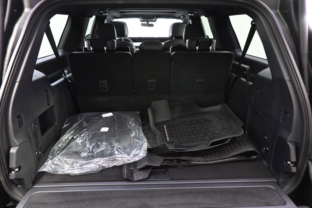 New 2026 Lincoln Navigator L Reserve w/ Jet Appearance Package image 19