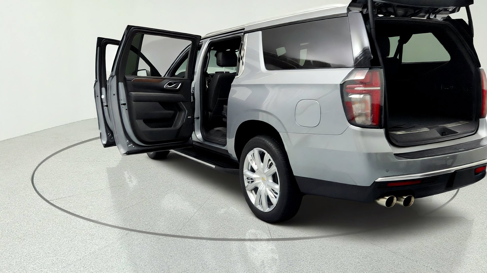 Used 2023 Chevrolet Suburban High Country AWD/4WD image 11