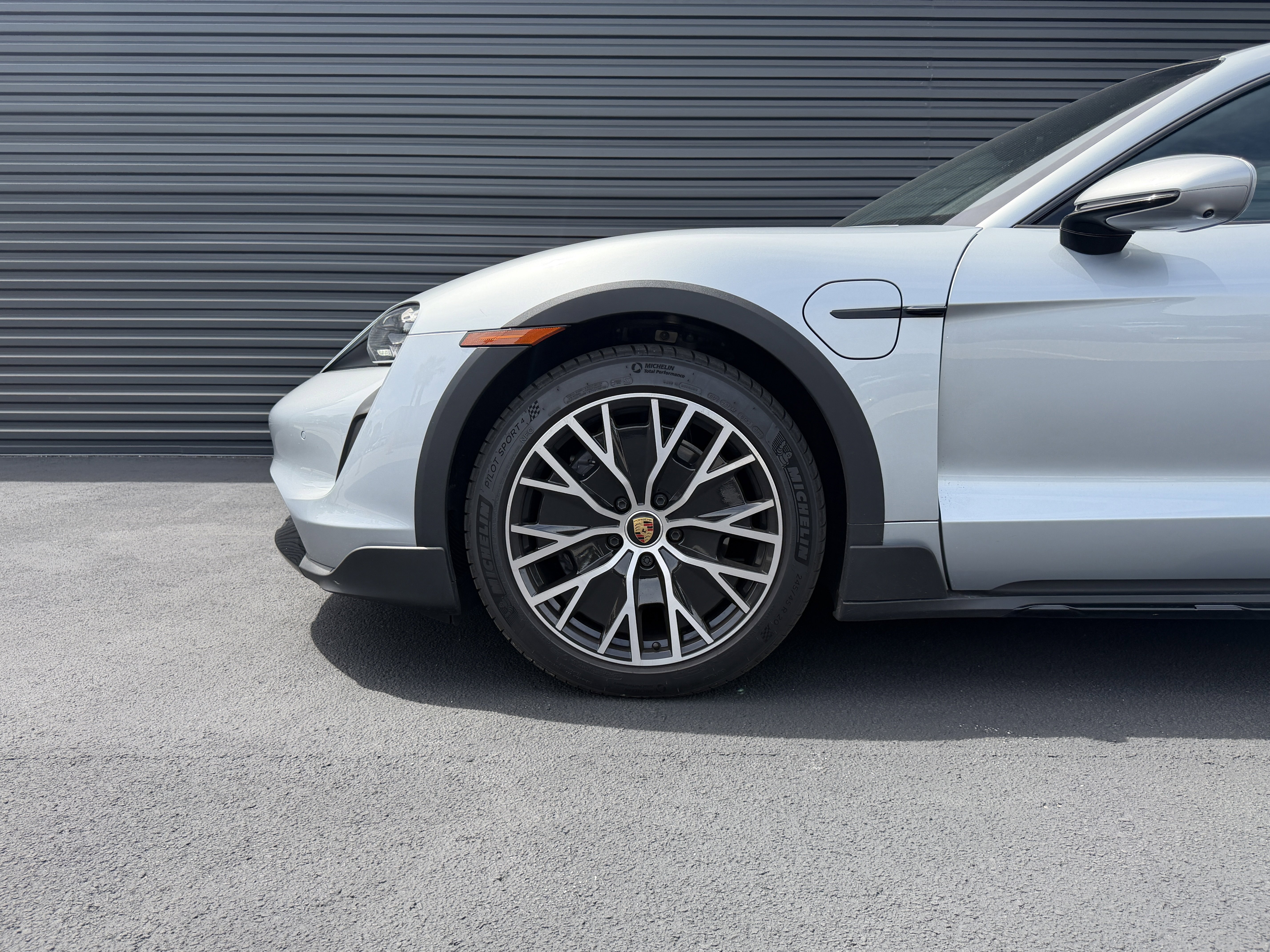 Used 2023 Porsche Taycan 4 Cross Turismo image 13