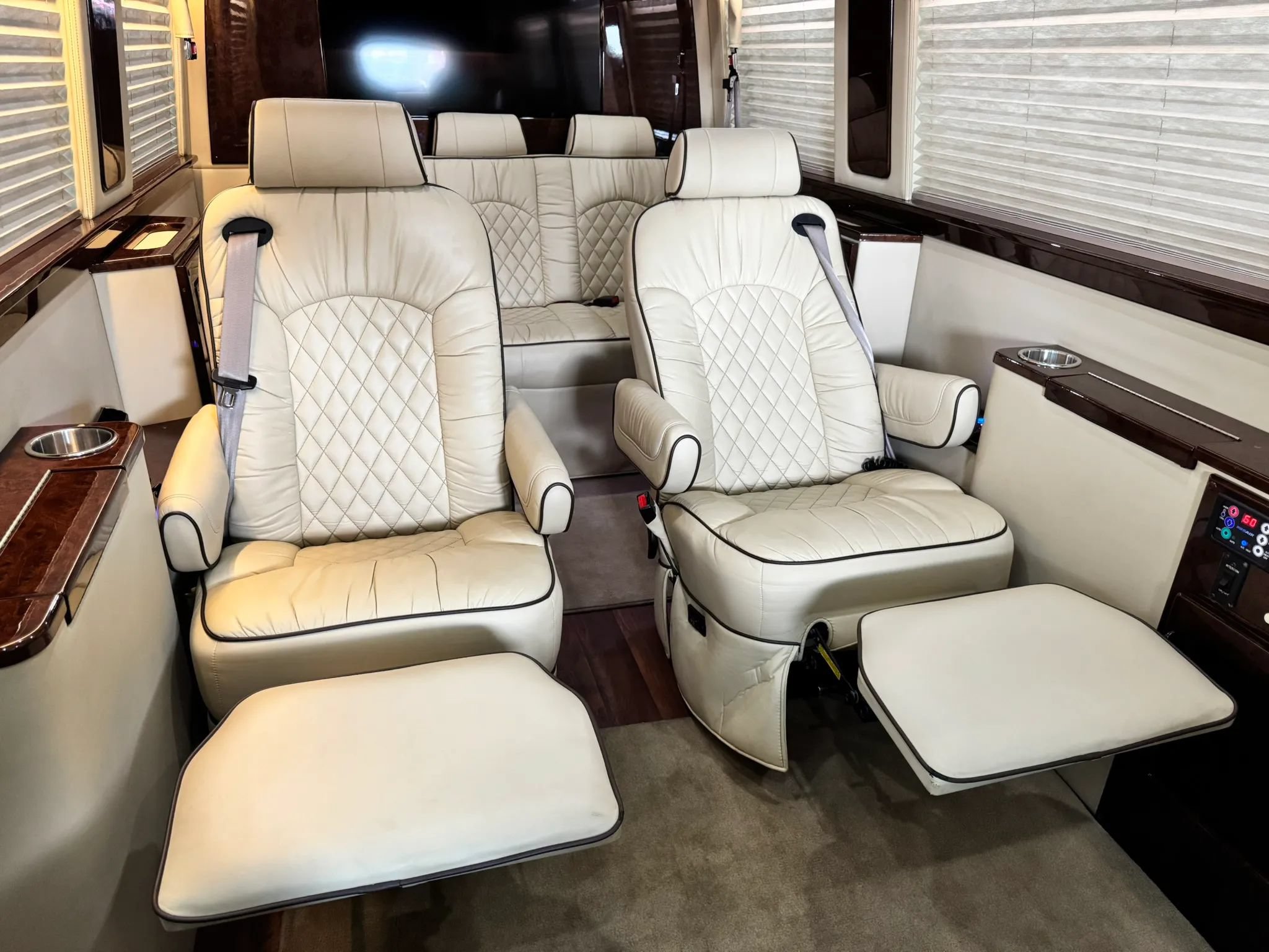 Used 2016 Mercedes-Benz Sprinter 2500 image 52