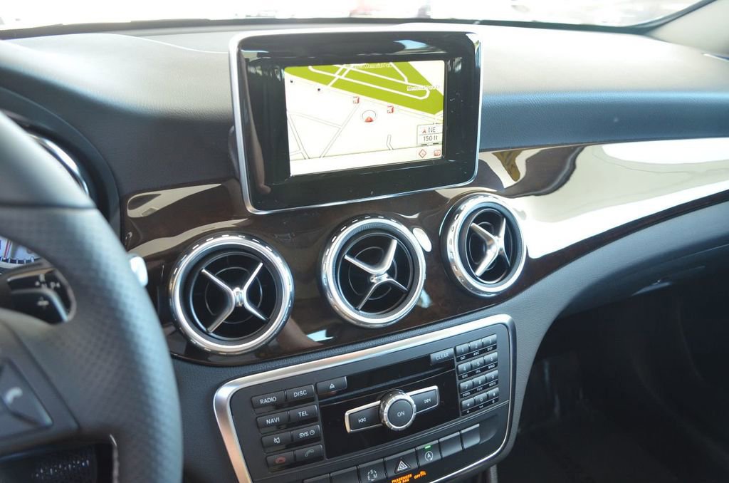 Used 2015 Mercedes-Benz GLA 250 image 14