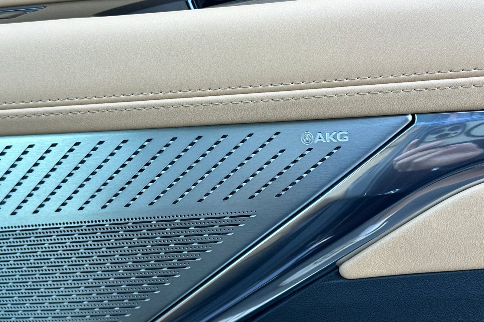 Used 2026 Cadillac Escalade IQ Sport 2 w/ LPO, ONYX Package image 44