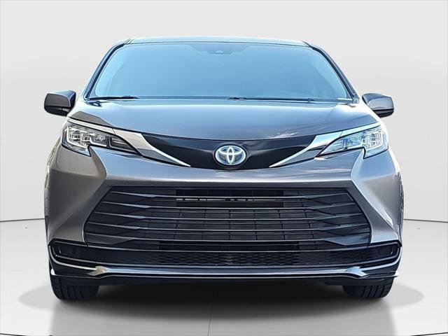 Certified 2021 Toyota Sienna LE FWD image 2