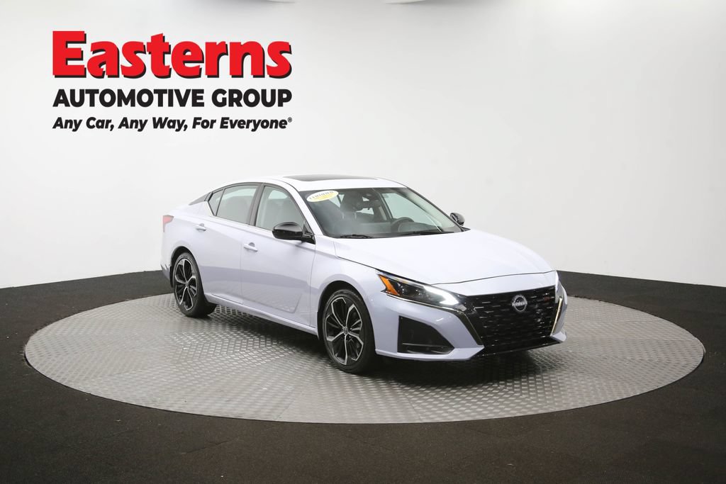Used 2025 Nissan Altima 2.5 SR w/ SR Premium Package FWD image 50