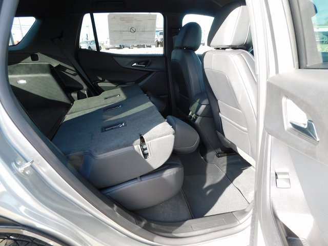 New 2026 Chevrolet Equinox LT w/ Convenience Package II image 25