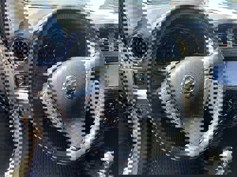 Used 2015 Nissan Versa Note SV image 39