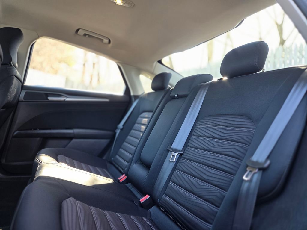 Used 2016 Ford Fusion SE image 22