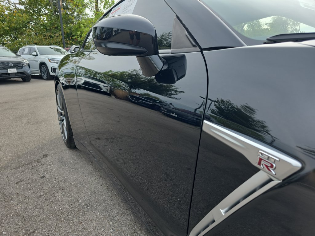 Used 2015 Nissan GT-R Premium AWD/4WD image 36