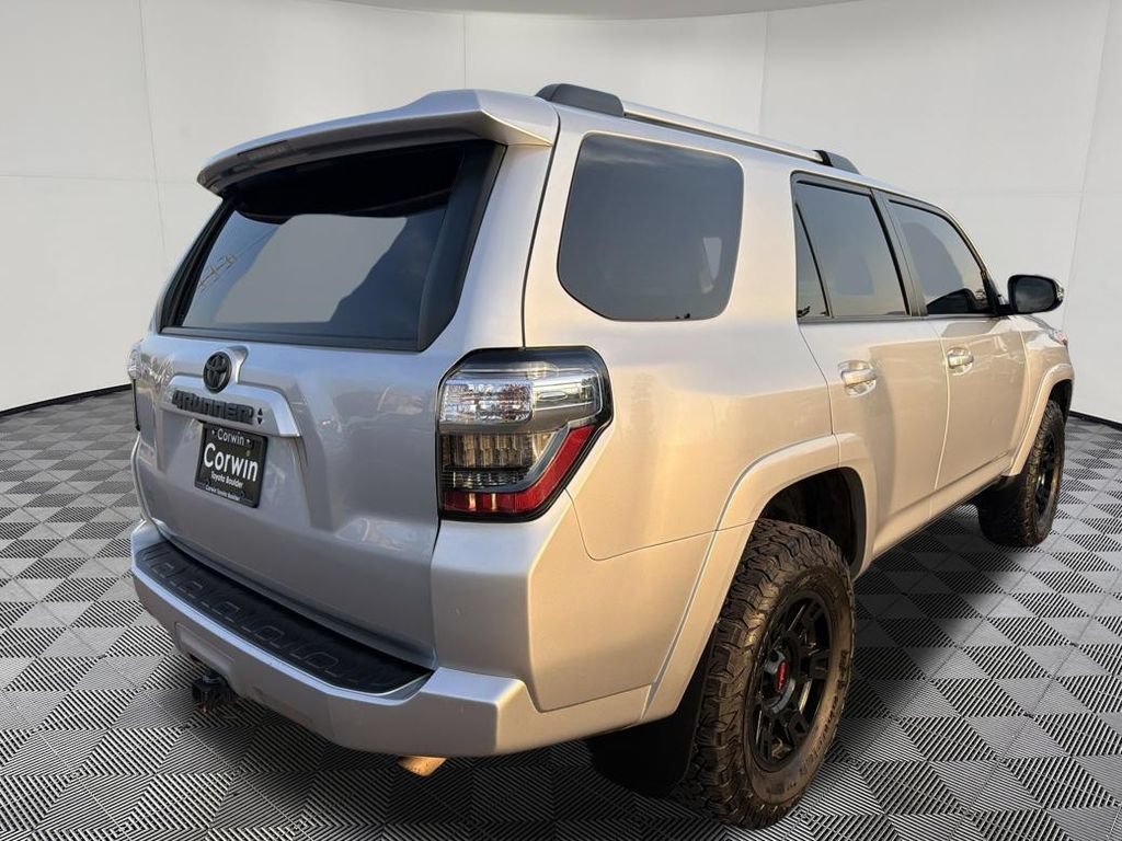 Used 2022 Toyota 4Runner SR5 Premium w/ Moonroof Package AWD/4WD image 8