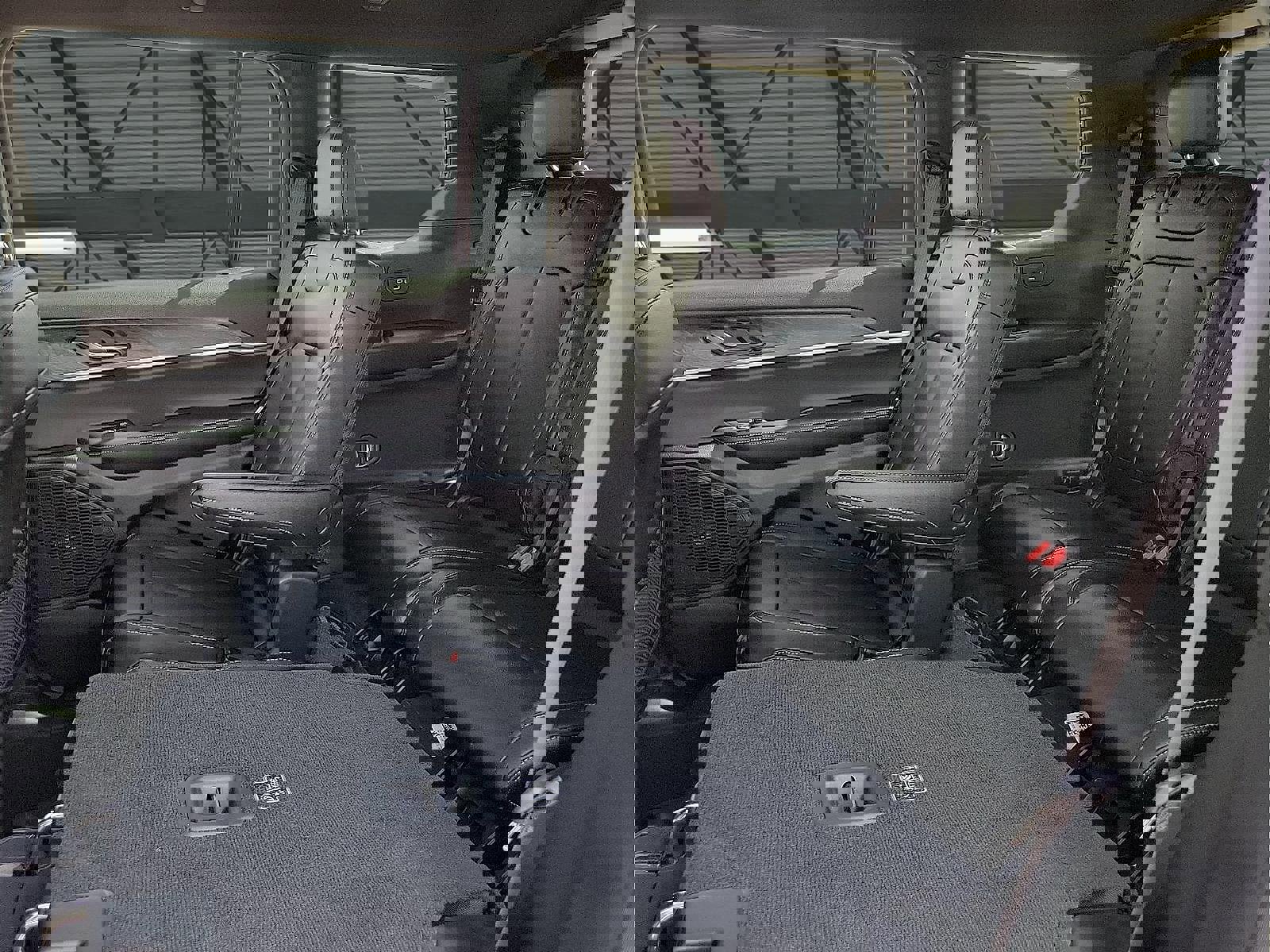 New 2025 Jeep Grand Cherokee L Limited w/ Black Appearance Package image 7