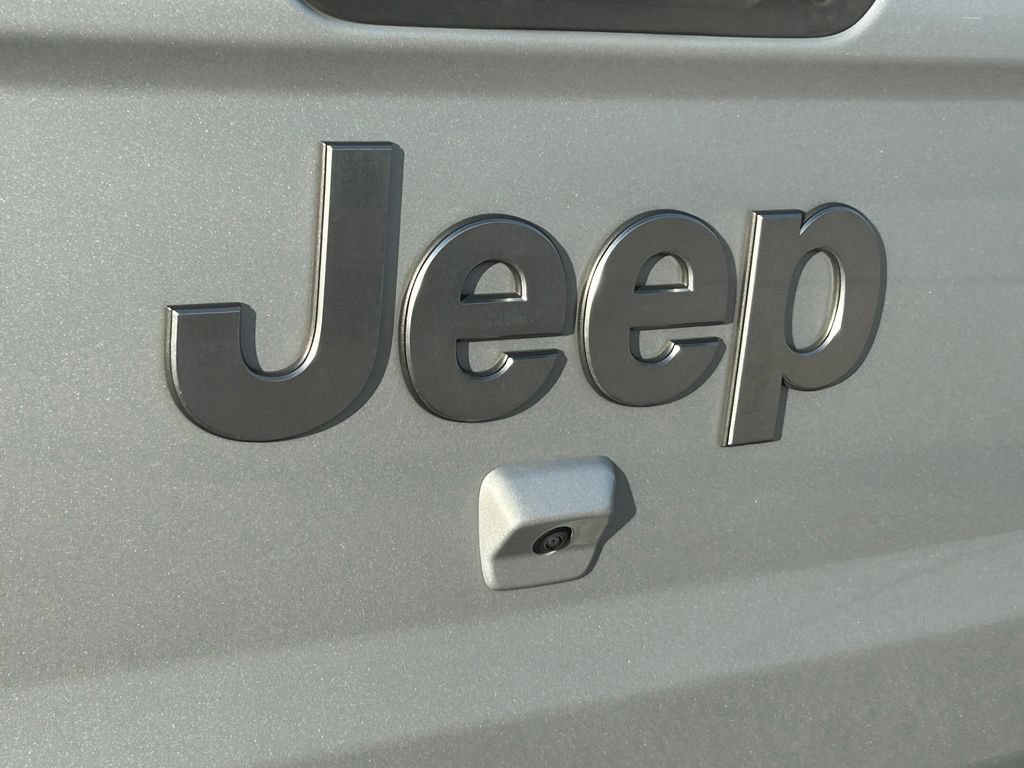 Used 2022 Jeep Gladiator Overland w/ Popular Equipment Package AWD/4WD image 21