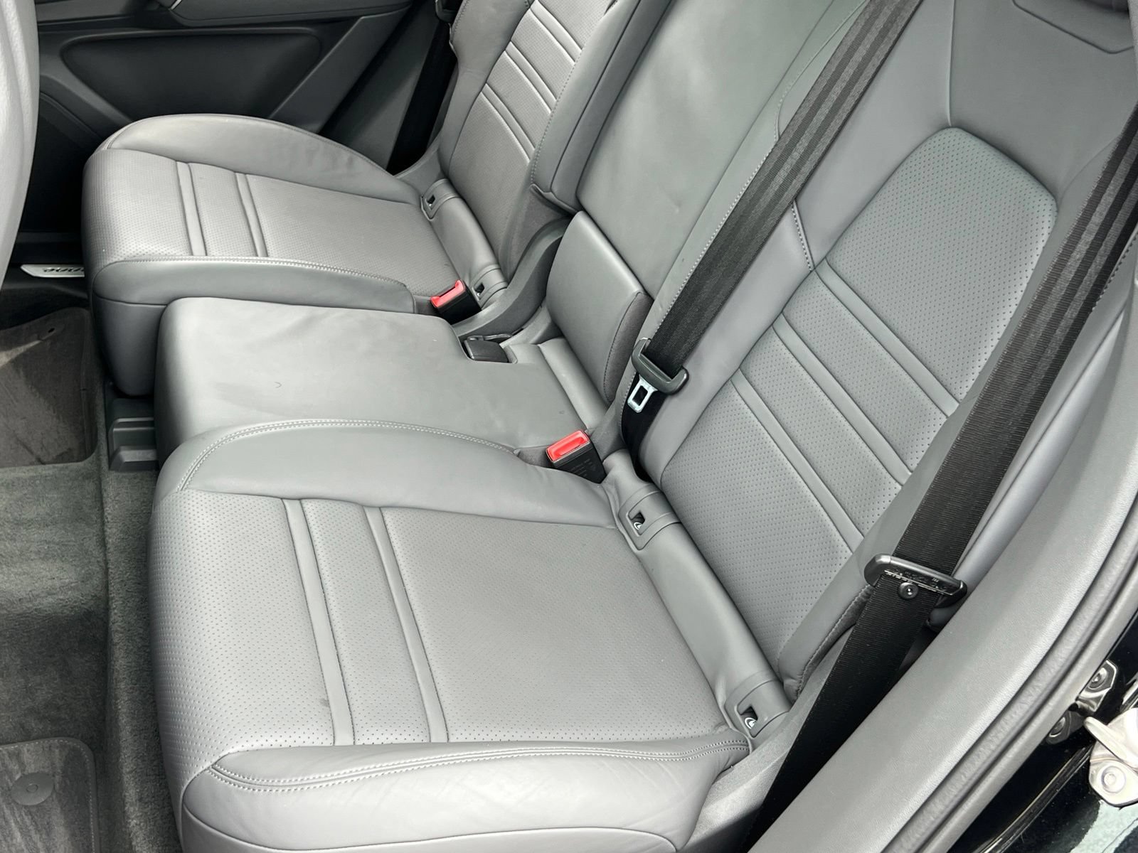 Certified 2023 Porsche Cayenne AWD/4WD image 18