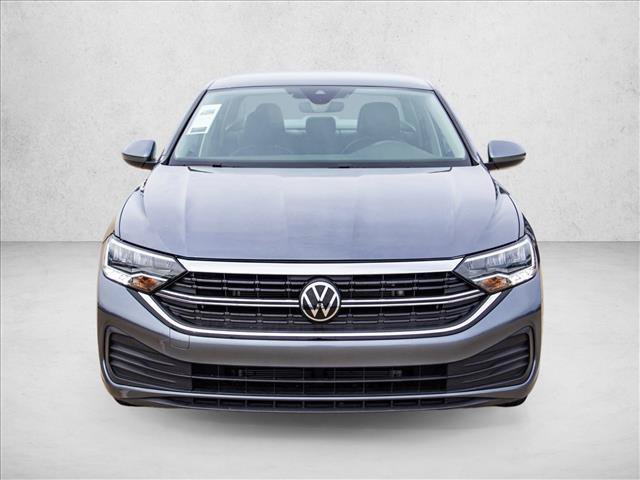 Used 2024 Volkswagen Jetta SE FWD image 2