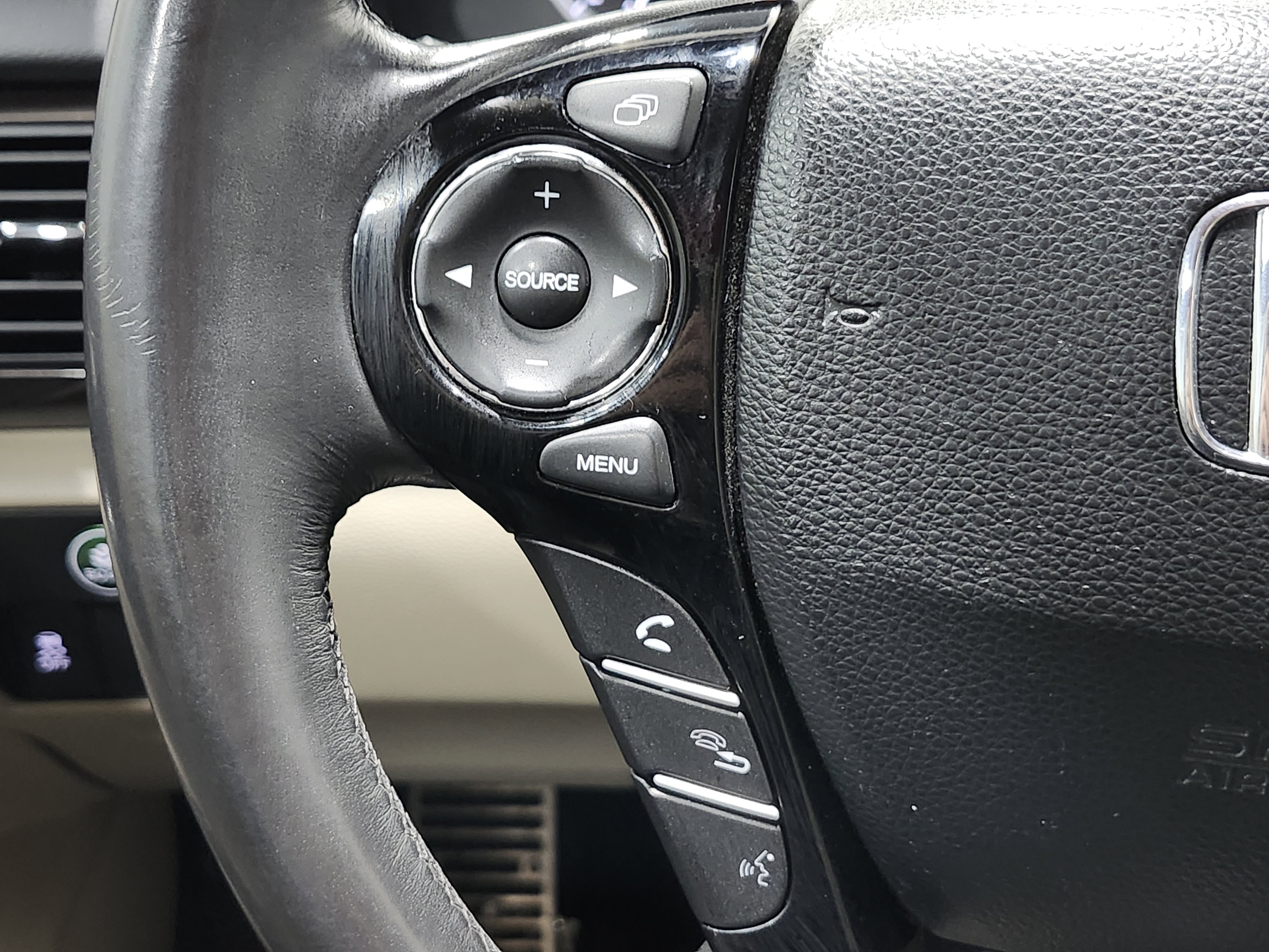 Used 2017 Honda Accord EX-L image 36