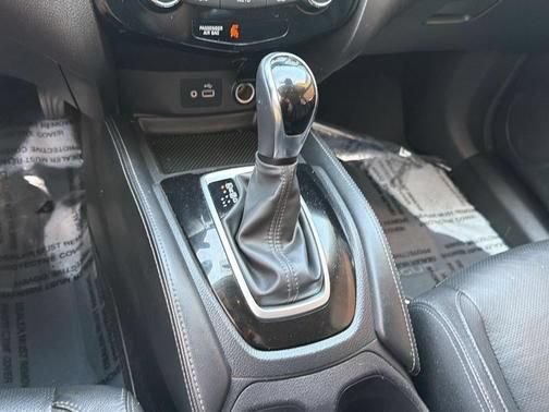 Used 2018 Nissan Rogue SL w/ Premium Package AWD/4WD image 15