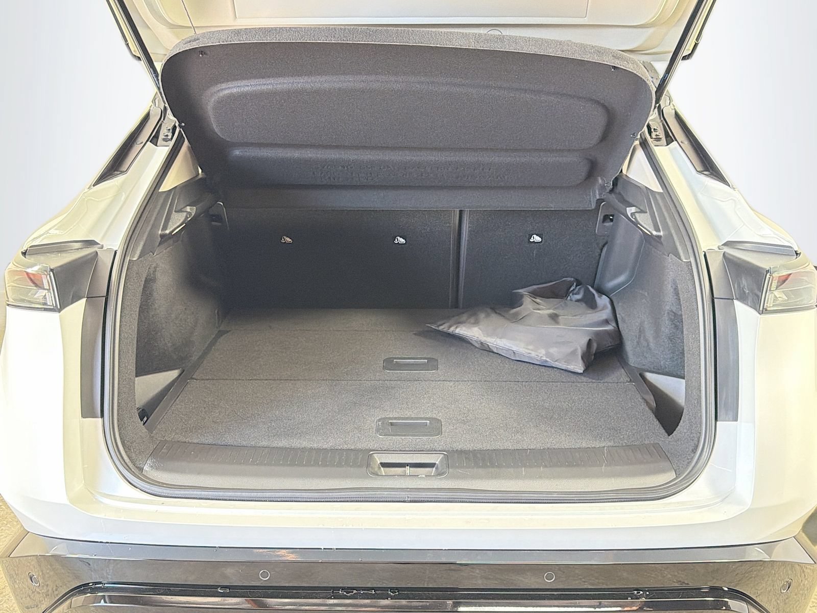 Used 2023 Nissan Ariya FWD image 29