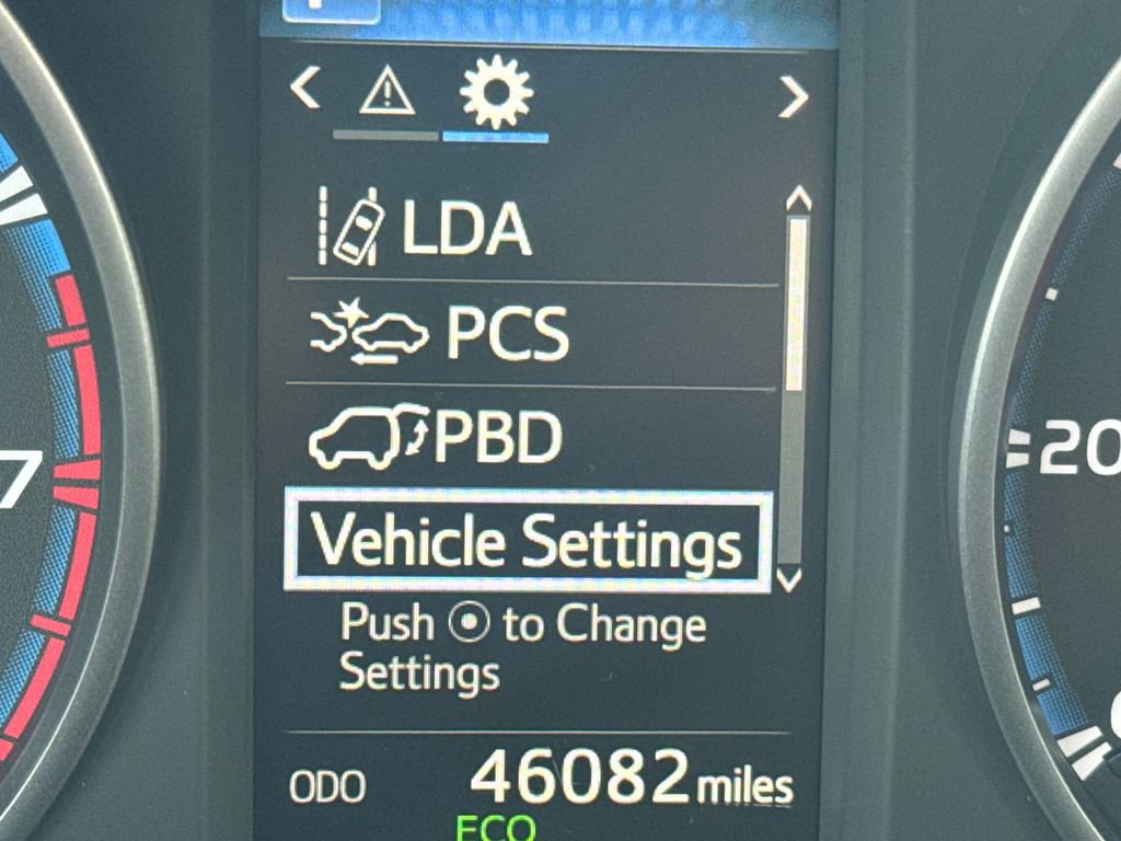 Used 2017 Toyota RAV4 XLE w/ Premium Special Value Package image 20