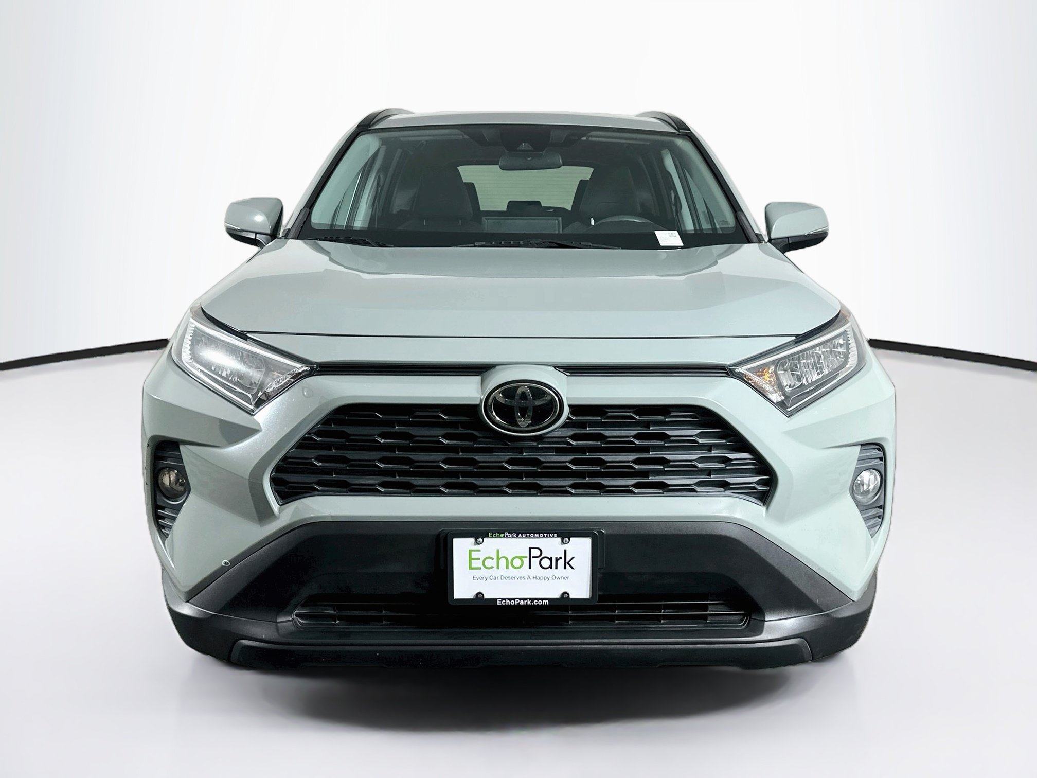 Used 2021 Toyota RAV4 XLE AWD/4WD image 2