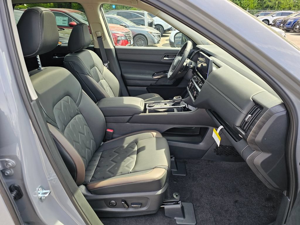 New 2026 Nissan Pathfinder Platinum AWD/4WD image 30