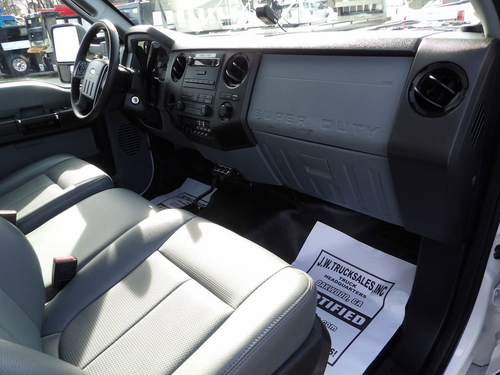 Used 2015 Ford F450 XL w/ Power Equipment Group image 29