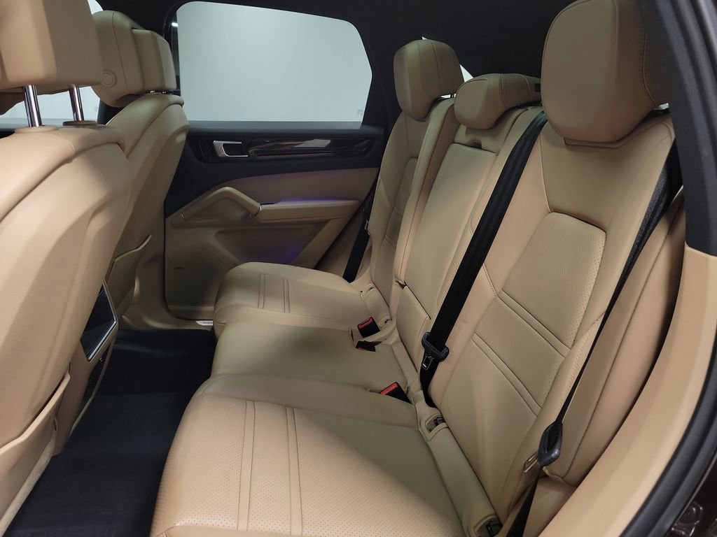 Used 2020 Porsche Cayenne Base image 21
