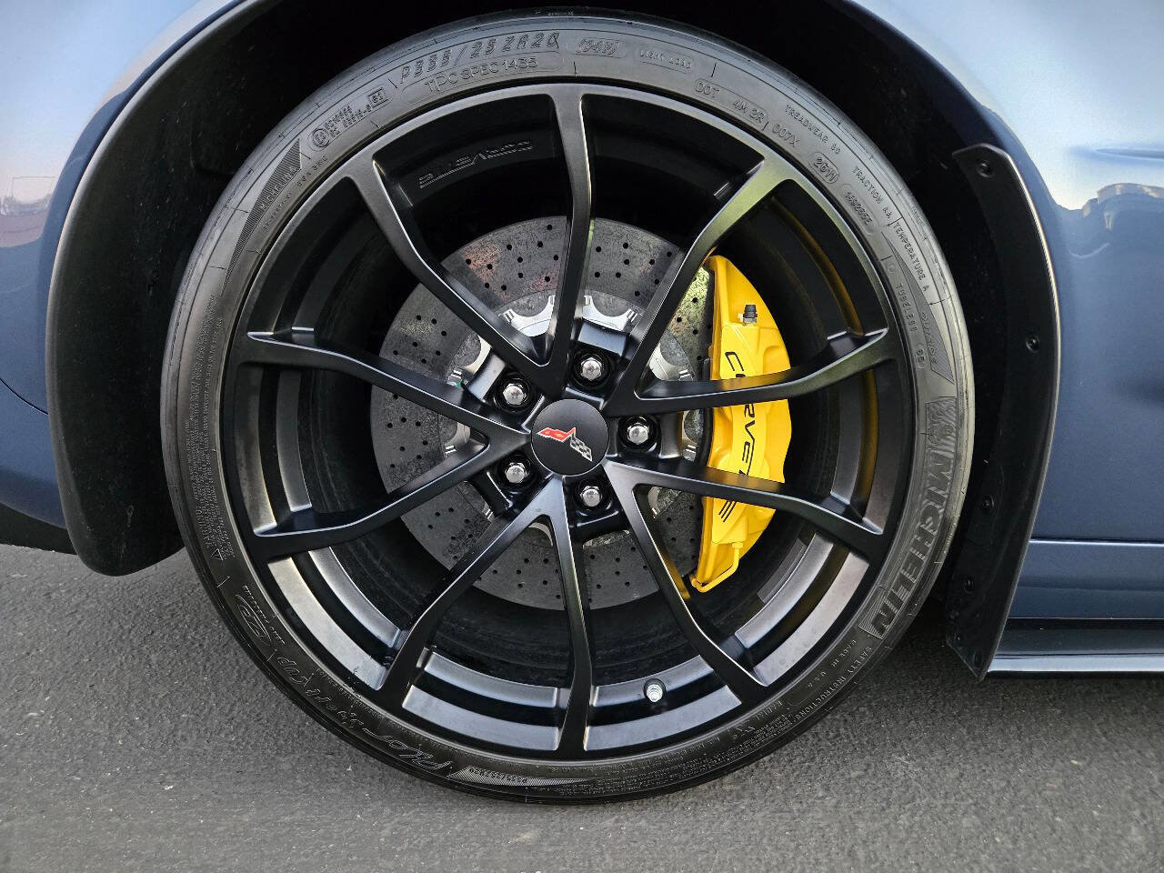 Used 2012 Chevrolet Corvette Z06 w/ 3LZ Preferred Equipment Group RWD image 11