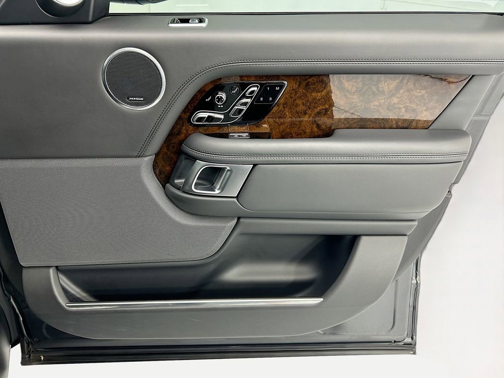 Used 2021 Land Rover Range Rover Long Wheelbase Autobiography image 24
