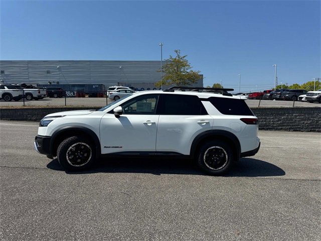 New 2025 Nissan Pathfinder Rock Creek image 7